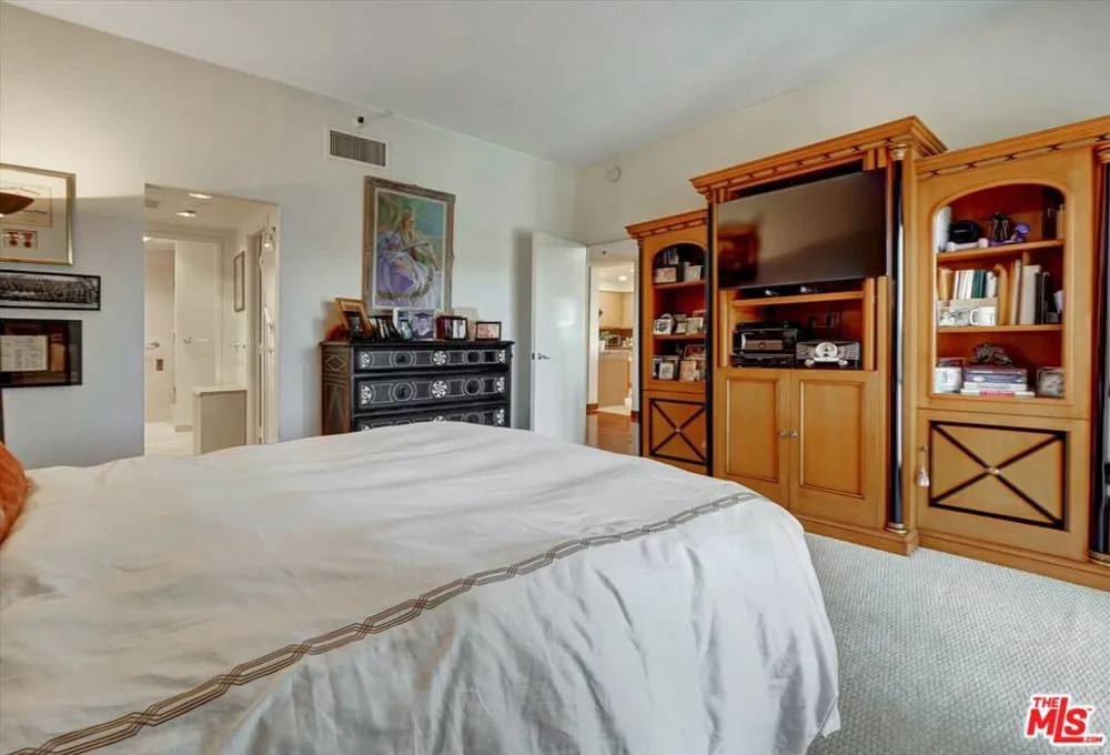 10445 Wilshire Boulevard #504 Los Angeles, CA 90024