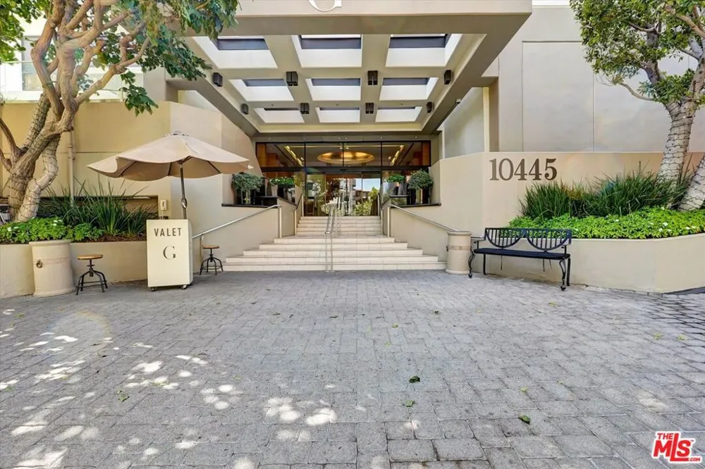 10445 Wilshire Boulevard #504 Los Angeles, CA 90024