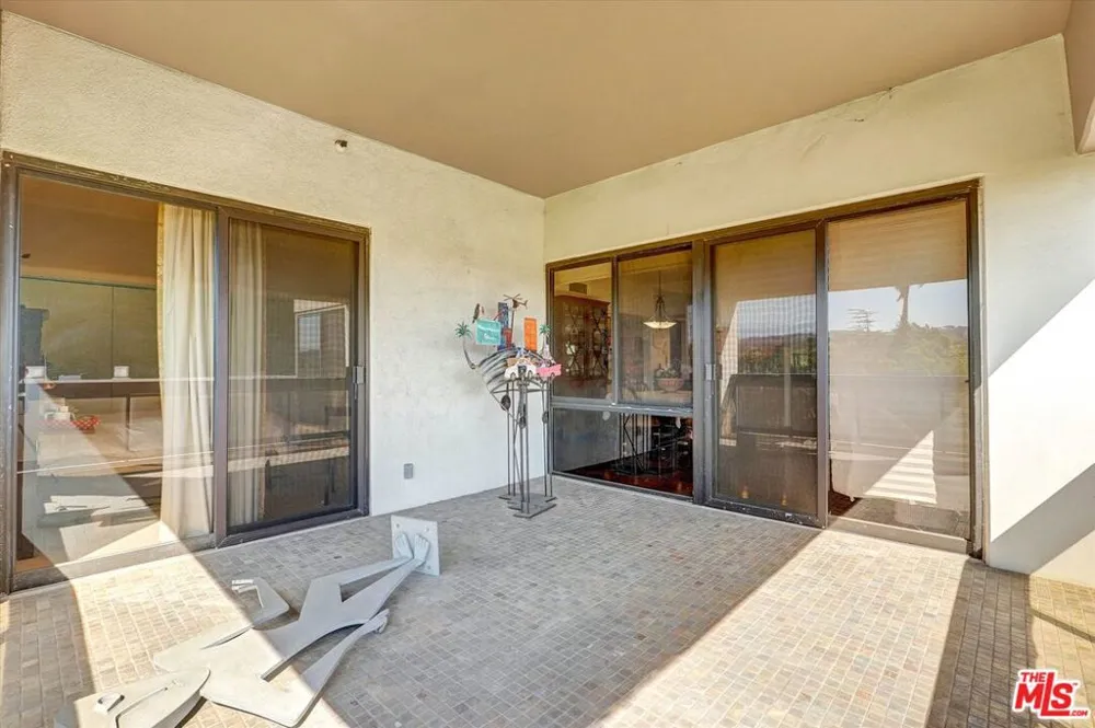 10445 Wilshire Boulevard #504 Los Angeles, CA 90024