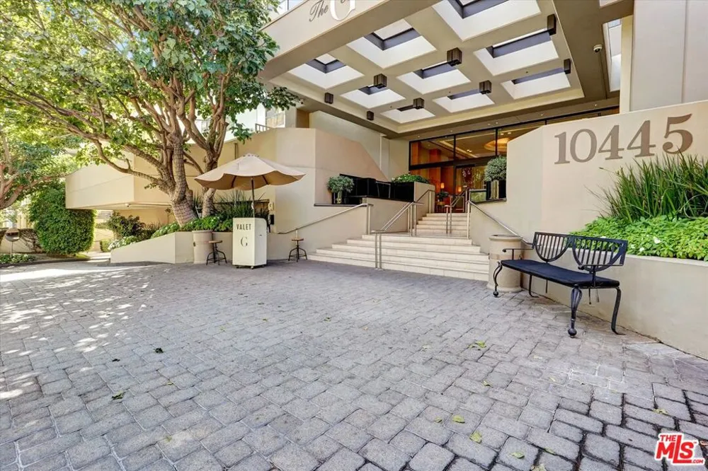 10445 Wilshire Boulevard #504 Los Angeles, CA 90024