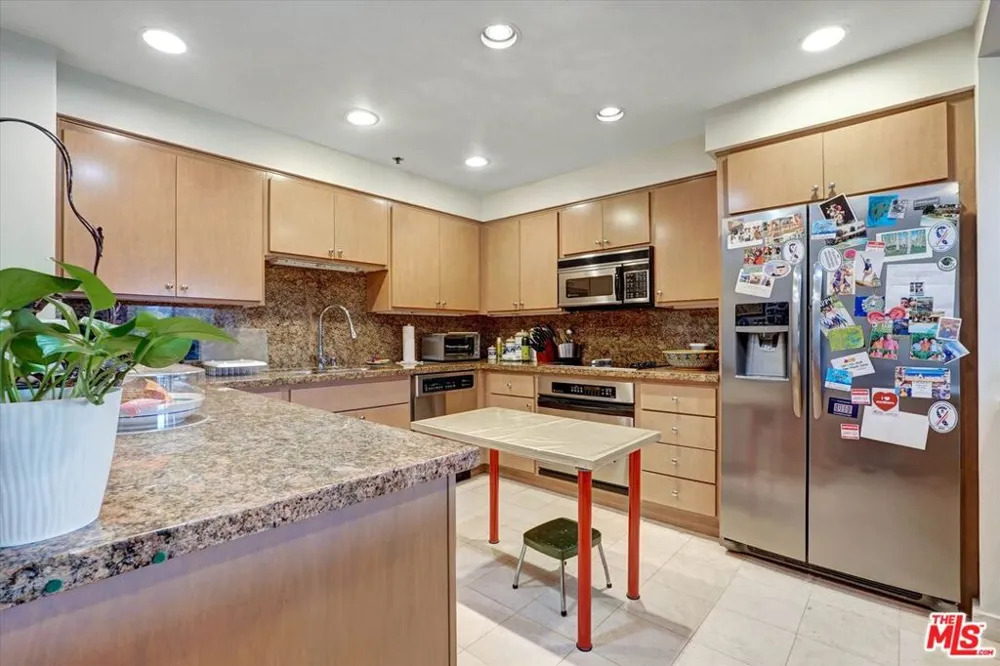 10445 Wilshire Boulevard #504 Los Angeles, CA 90024