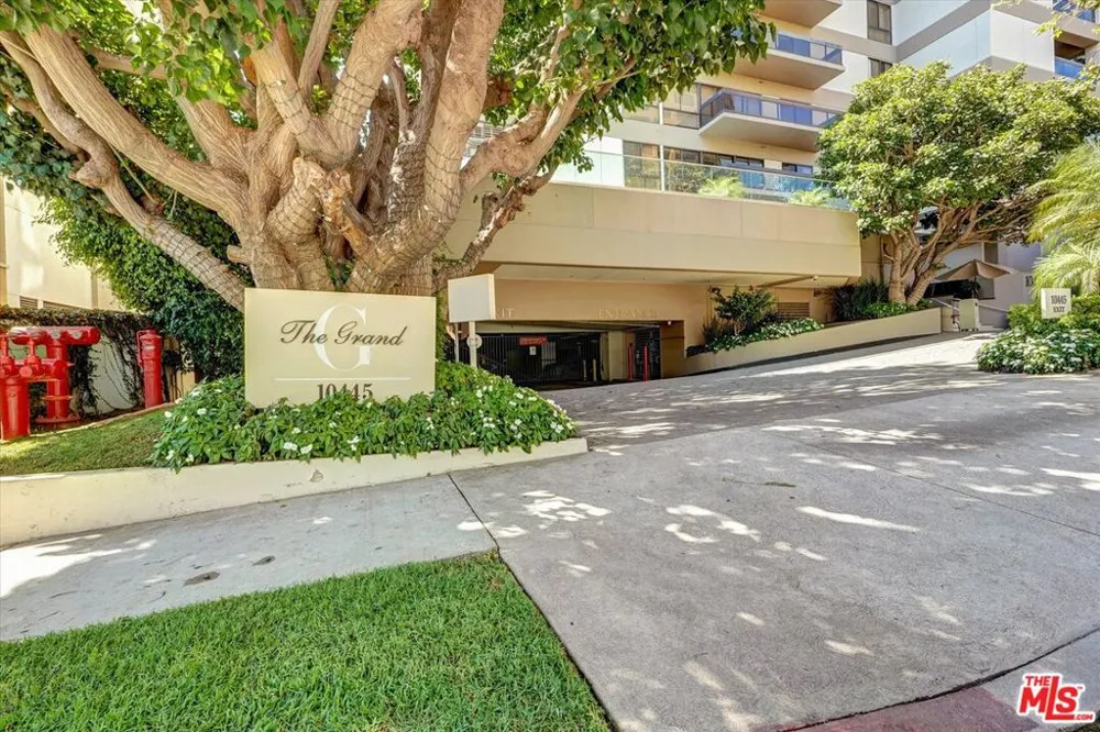 10445 Wilshire Boulevard #504 Los Angeles, CA 90024