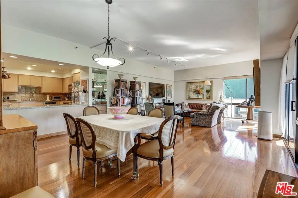 10445 Wilshire Boulevard #504 Los Angeles, CA 90024