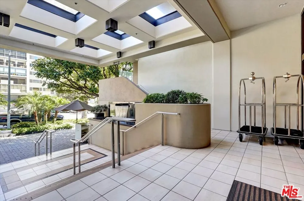 10445 Wilshire Boulevard #504 Los Angeles, CA 90024