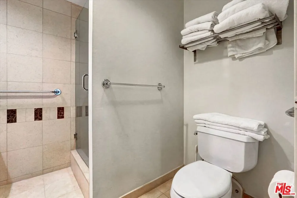 10445 Wilshire Boulevard #504 Los Angeles, CA 90024