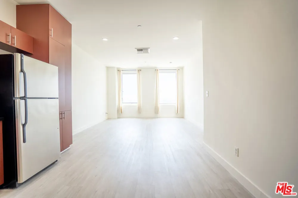 3810 Wilshire Boulevard #1209 Los Angeles, CA 90010