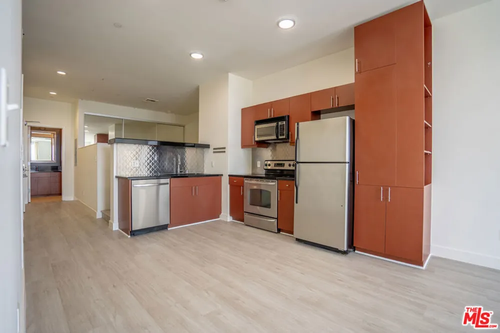 3810 Wilshire Boulevard #1209 Los Angeles, CA 90010