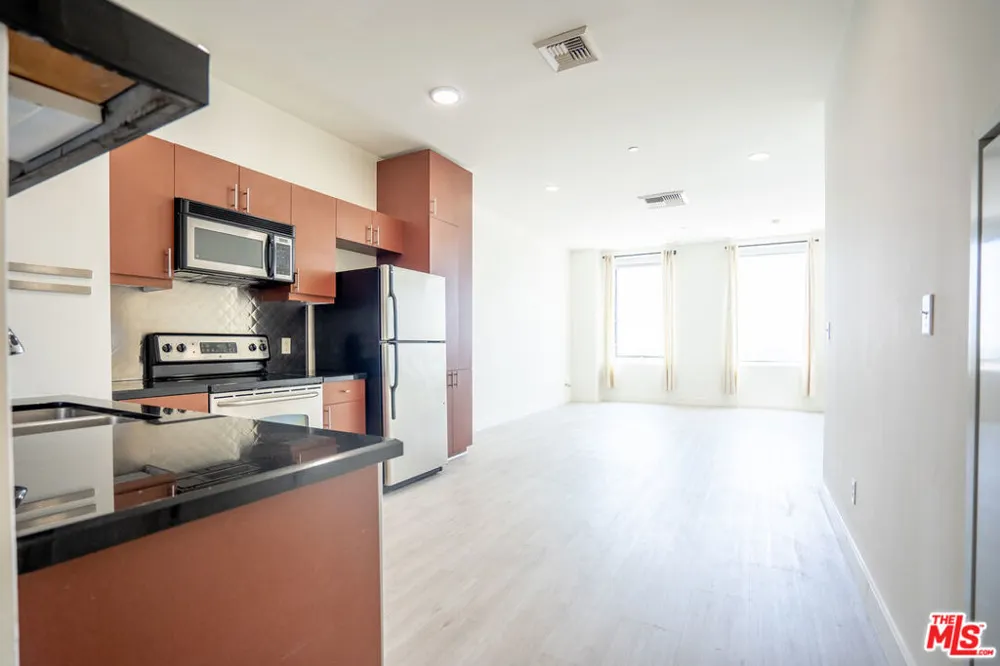 3810 Wilshire Boulevard #1209 Los Angeles, CA 90010