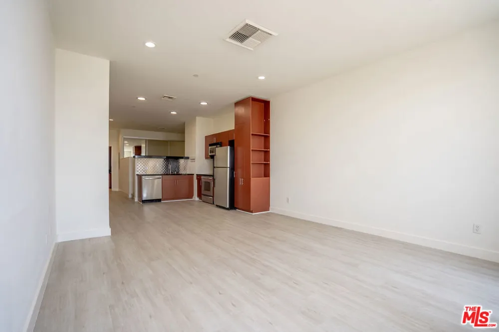3810 Wilshire Boulevard #1209 Los Angeles, CA 90010