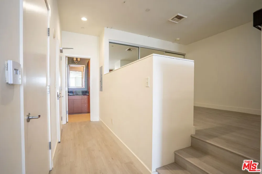 3810 Wilshire Boulevard #1209 Los Angeles, CA 90010