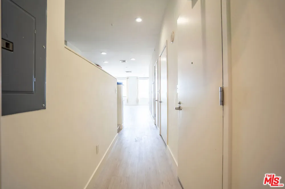 3810 Wilshire Boulevard #1209 Los Angeles, CA 90010