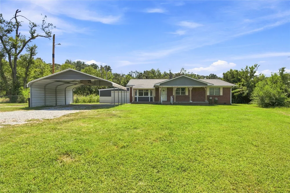 2424 State Highway 82 Highway Salina, OK 74365