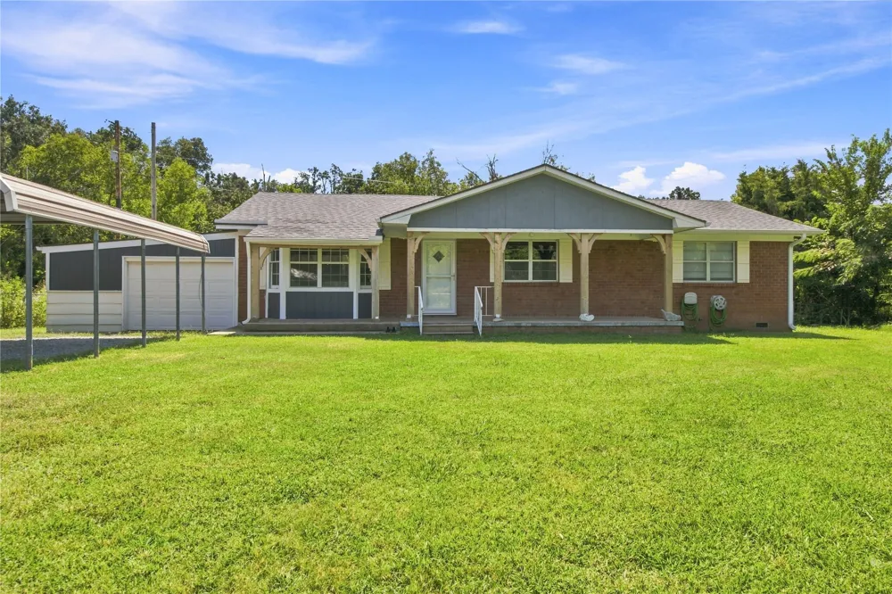2424 State Highway 82 Highway Salina, OK 74365