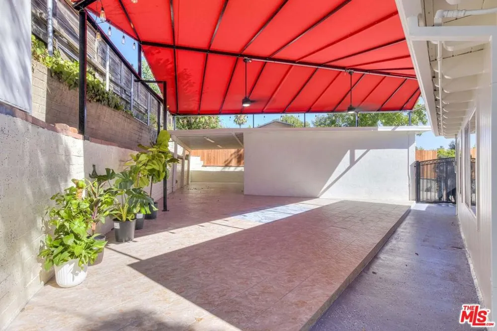 4923 Burgoyne Lane La Canada Flintridge, CA 91011