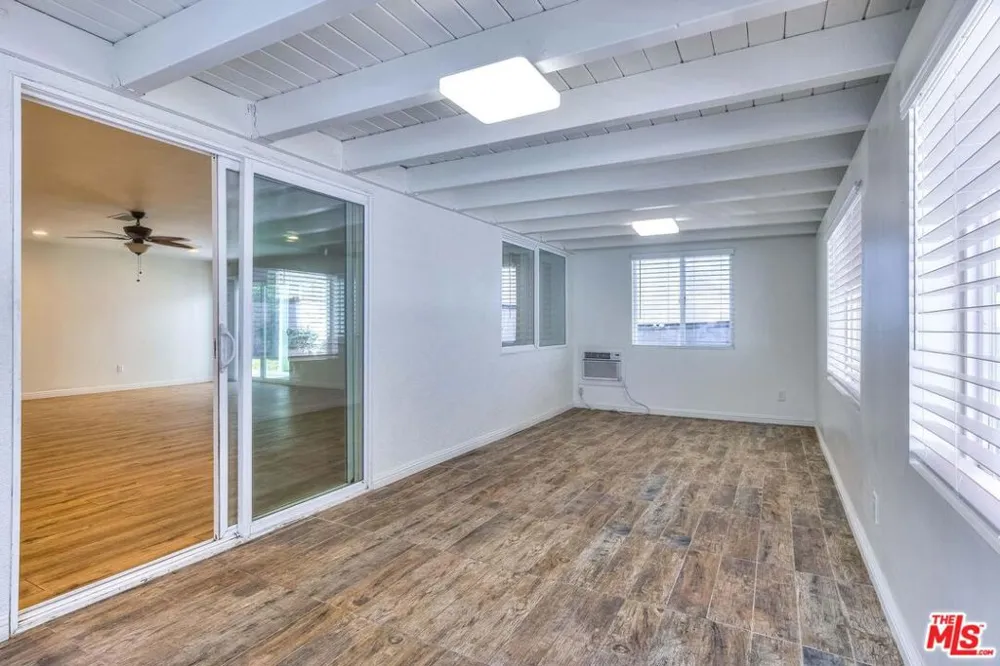 4923 Burgoyne Lane La Canada Flintridge, CA 91011