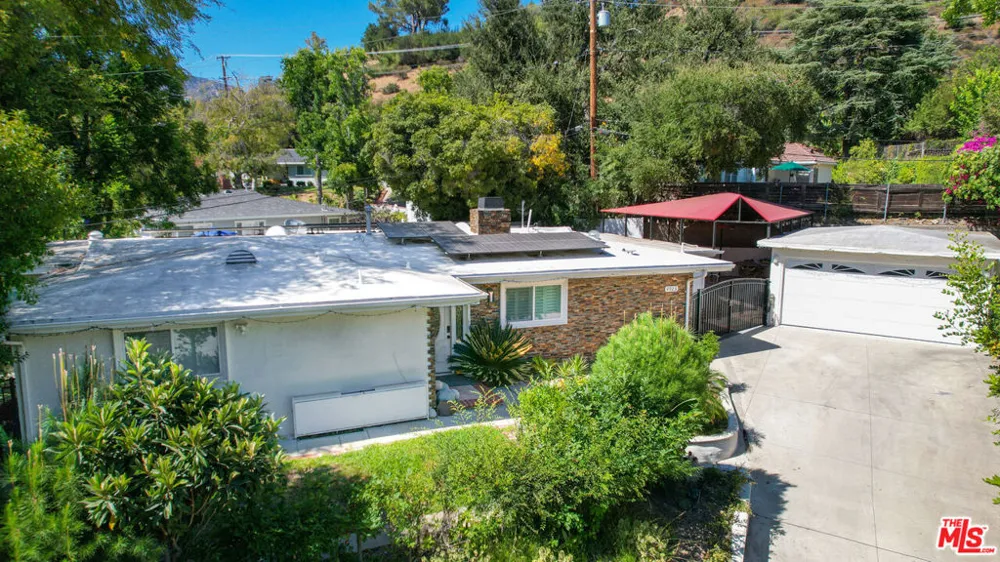 4923 Burgoyne Lane La Canada Flintridge, CA 91011