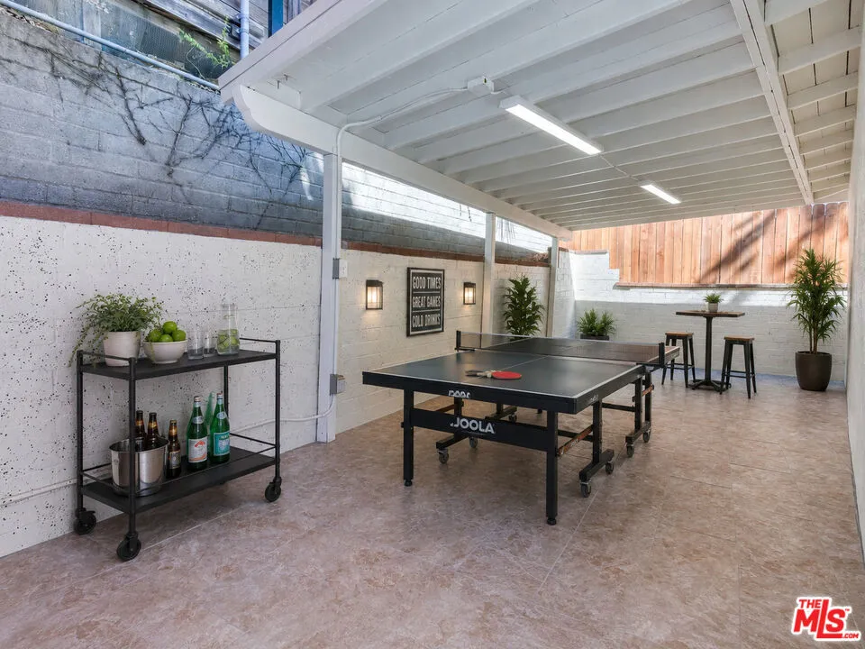 4923 Burgoyne Lane La Canada Flintridge, CA 91011