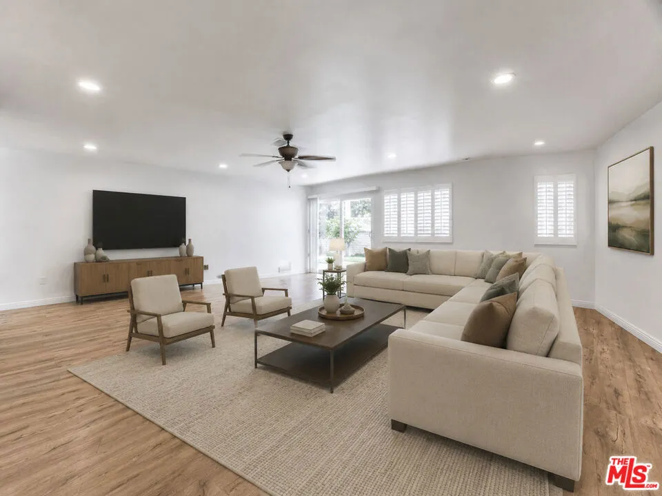 4923 Burgoyne Lane La Canada Flintridge, CA 91011