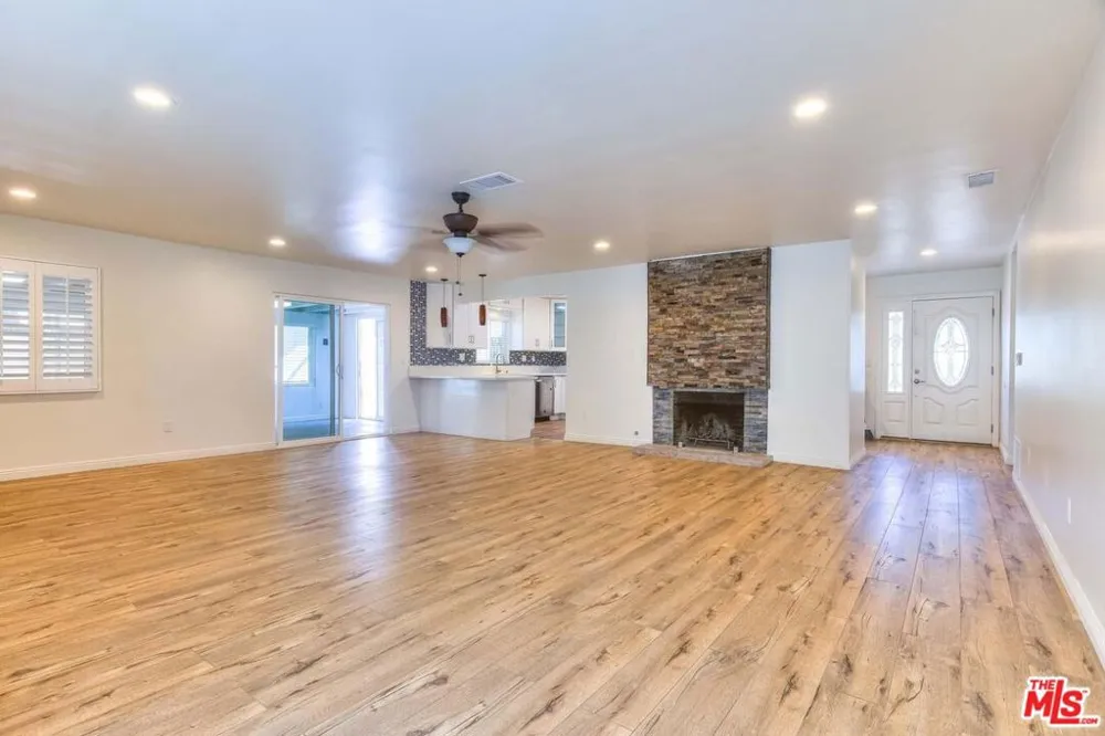 4923 Burgoyne Lane La Canada Flintridge, CA 91011