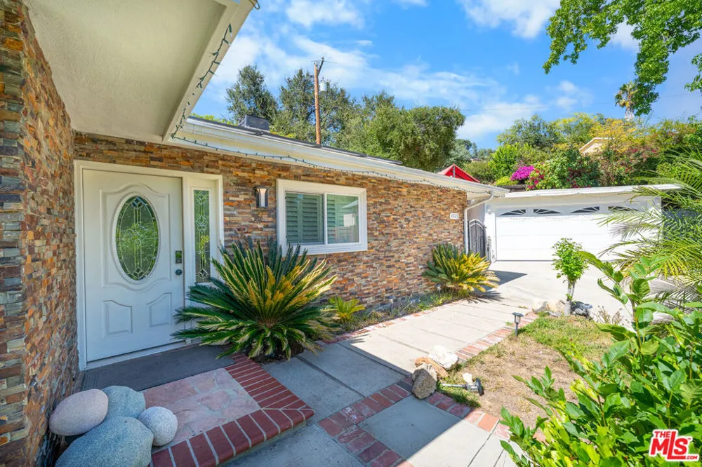4923 Burgoyne Lane La Canada Flintridge, CA 91011