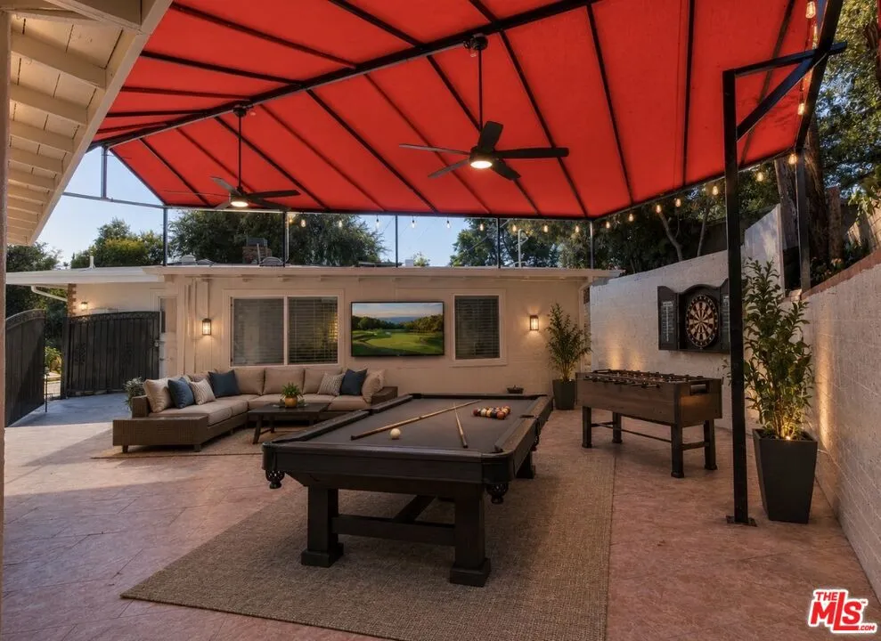 4923 Burgoyne Lane La Canada Flintridge, CA 91011