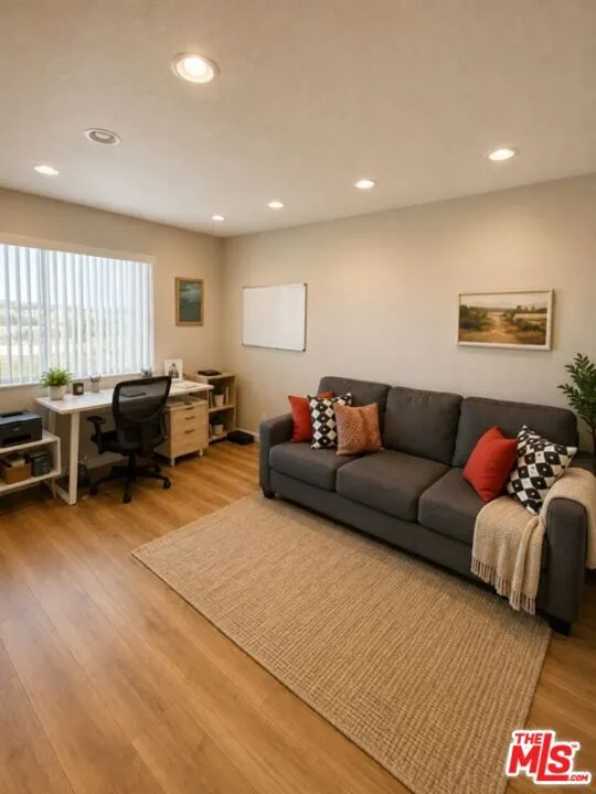 7625 Reseda Boulevard #305 Los Angeles, CA 91335