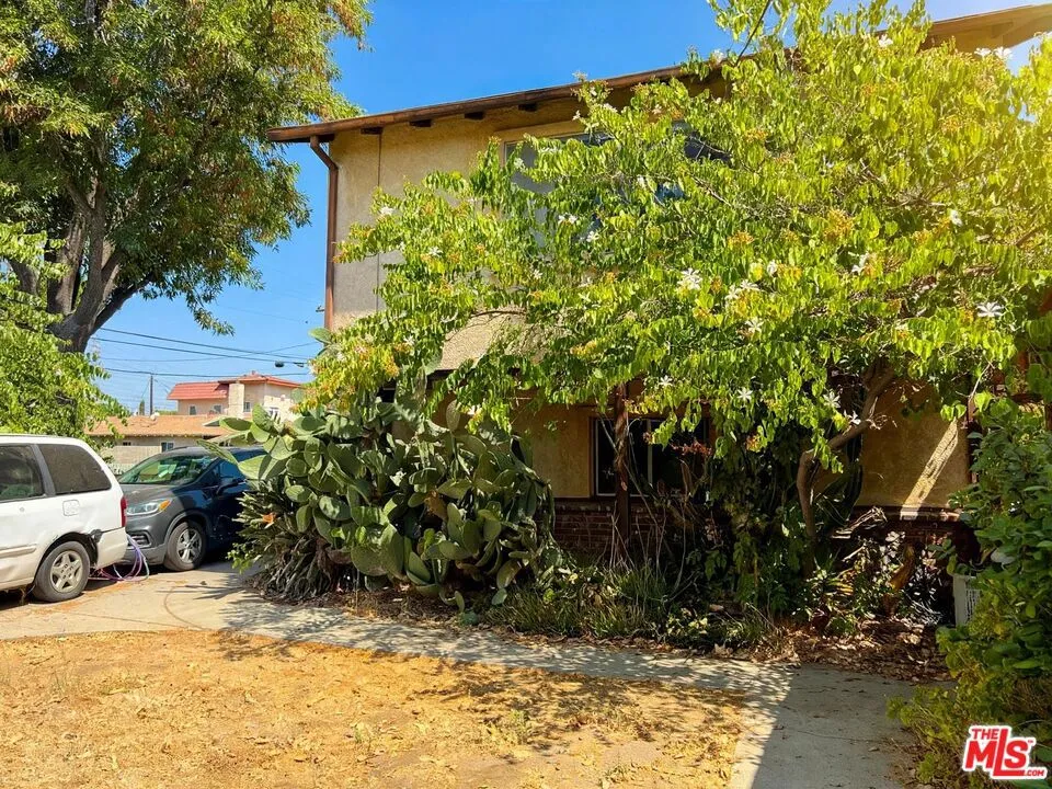 8741 Garibaldi Avenue Temple City, CA 91775