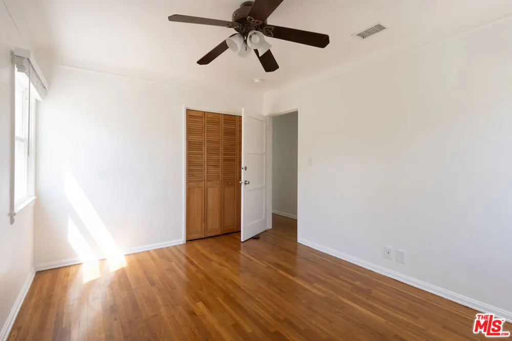 8333 Airlane Avenue Los Angeles, CA 90045