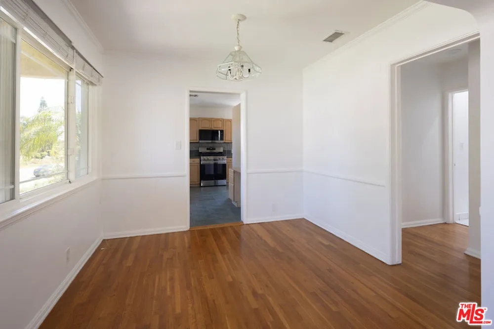8333 Airlane Avenue Los Angeles, CA 90045