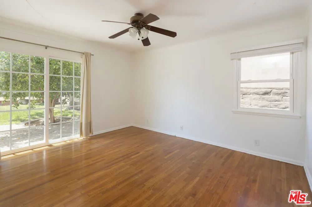 8333 Airlane Avenue Los Angeles, CA 90045
