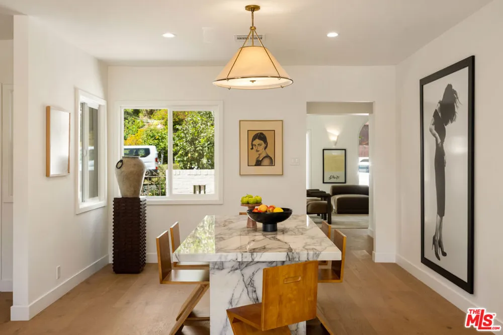 3141 E La Suvida Drive Los Angeles, CA 90068