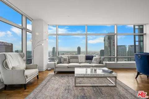 900 W Olympic Boulevard #37K