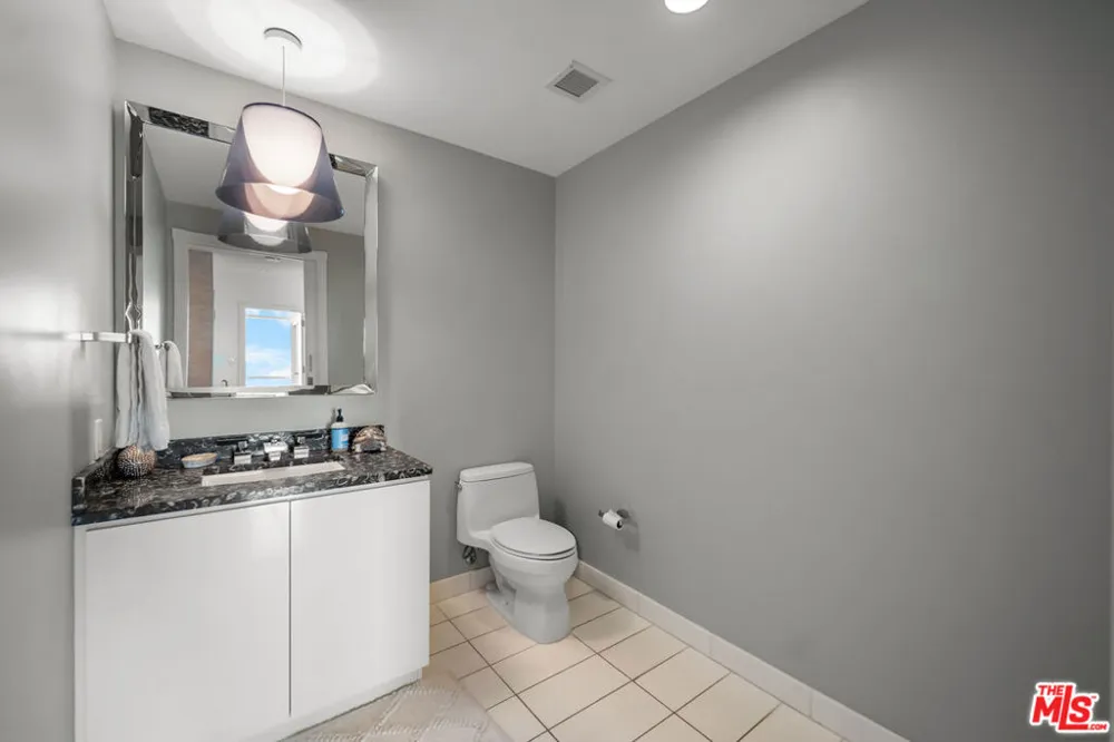 900 W Olympic Boulevard #37K Los Angeles, CA 90015