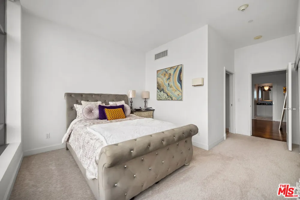 900 W Olympic Boulevard #37K Los Angeles, CA 90015