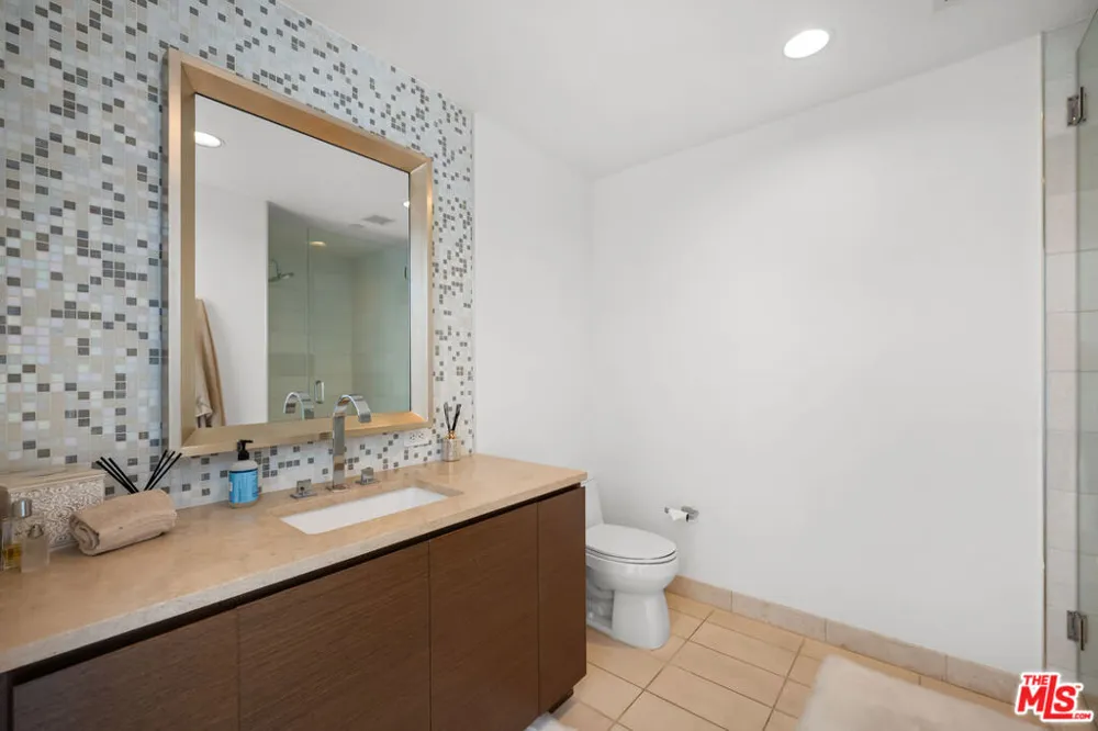 900 W Olympic Boulevard #37K Los Angeles, CA 90015