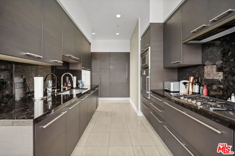 900 W Olympic Boulevard #37K Los Angeles, CA 90015