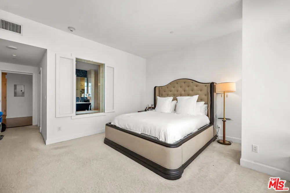 900 W Olympic Boulevard #37K Los Angeles, CA 90015