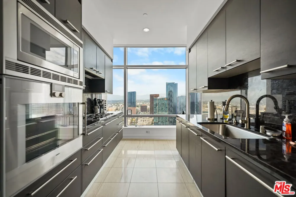 900 W Olympic Boulevard #37K Los Angeles, CA 90015