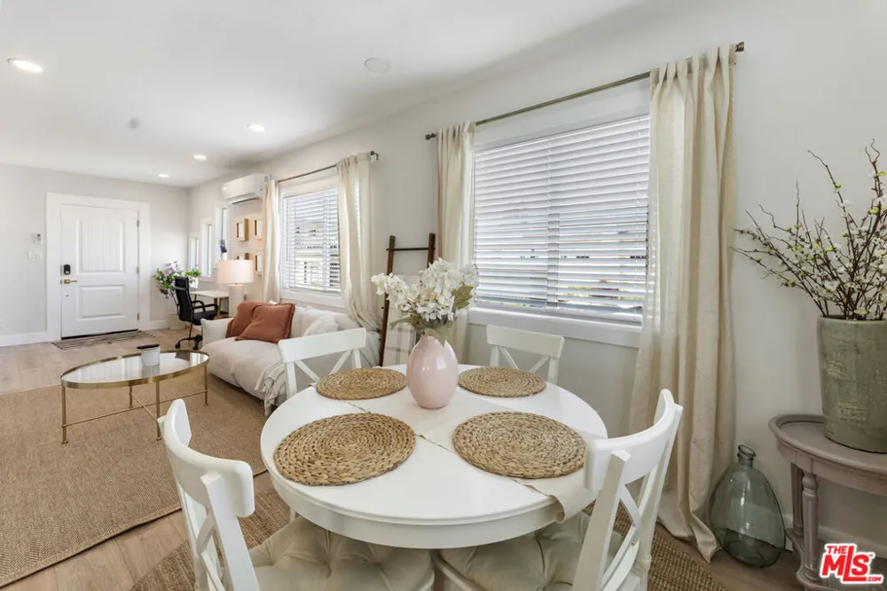 5726 Los Angeles Street Oakland, CA 94608