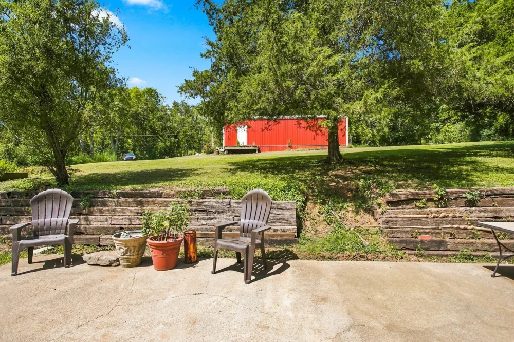2390 Harlan Rd Columbia, TN 38401