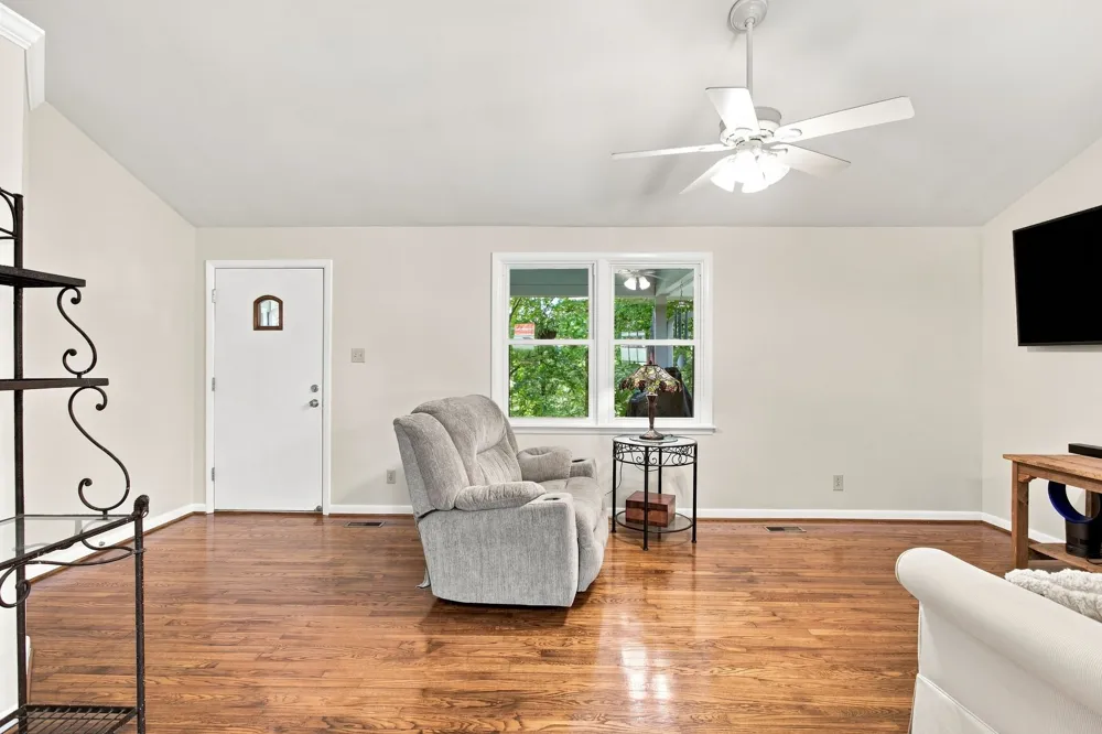 2390 Harlan Rd Columbia, TN 38401