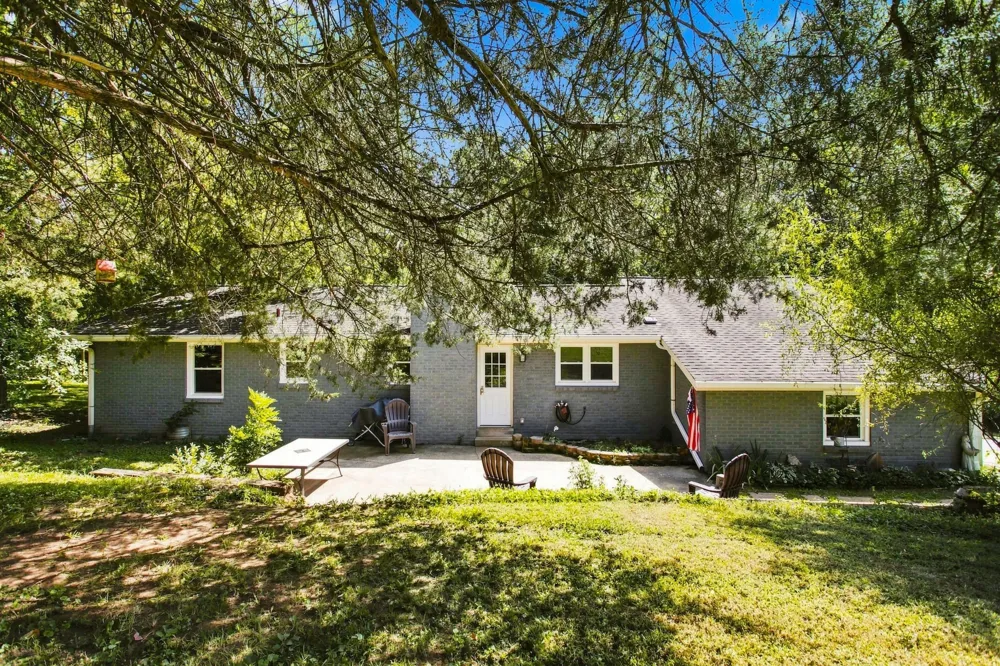 2390 Harlan Rd Columbia, TN 38401