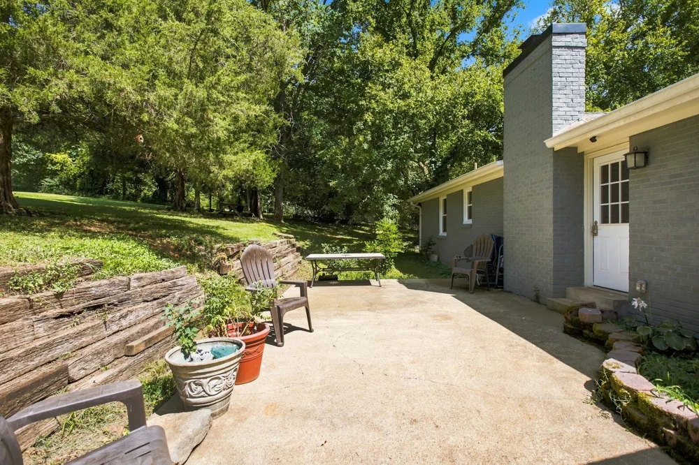 2390 Harlan Rd Columbia, TN 38401