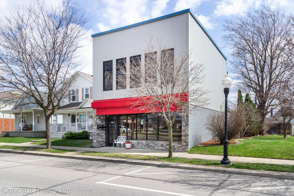 2935 W Jefferson Avenue Trenton City, MI 48183