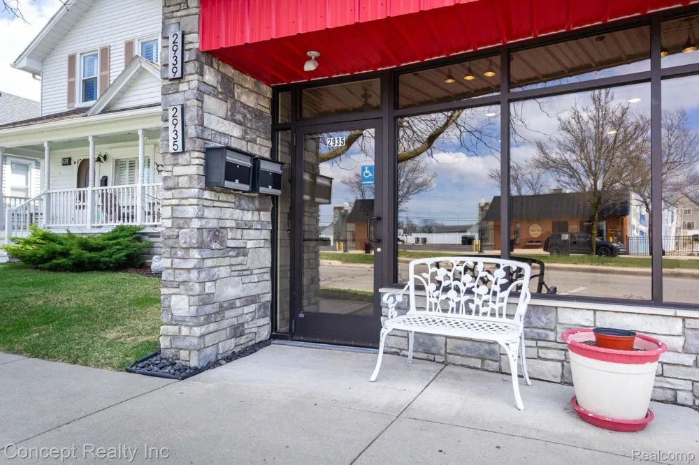 2935 W Jefferson Avenue Trenton City, MI 48183