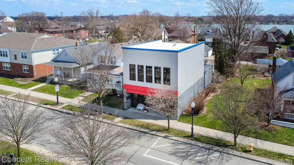2935 W Jefferson Avenue Trenton City, MI 48183