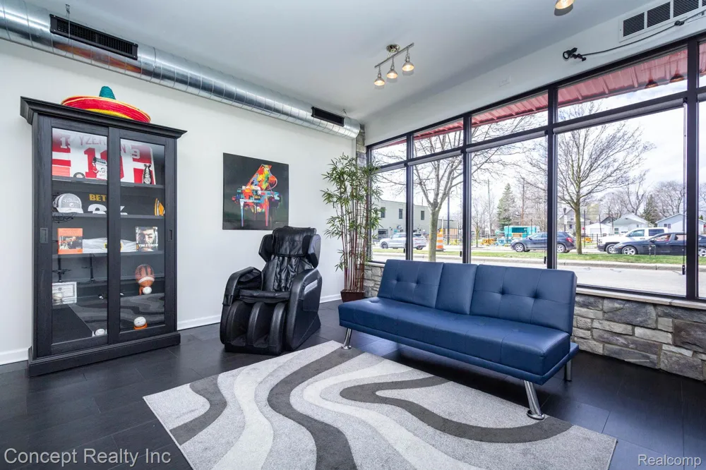 2935 W Jefferson Avenue Trenton City, MI 48183