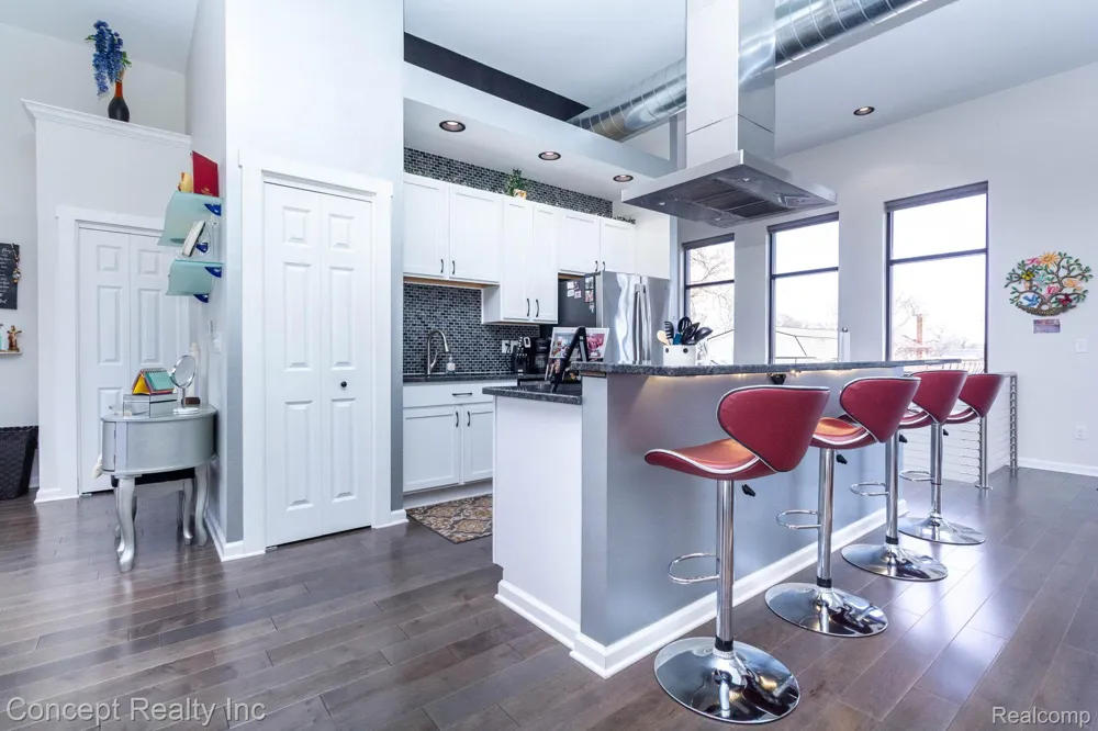 2935 W Jefferson Avenue Trenton City, MI 48183