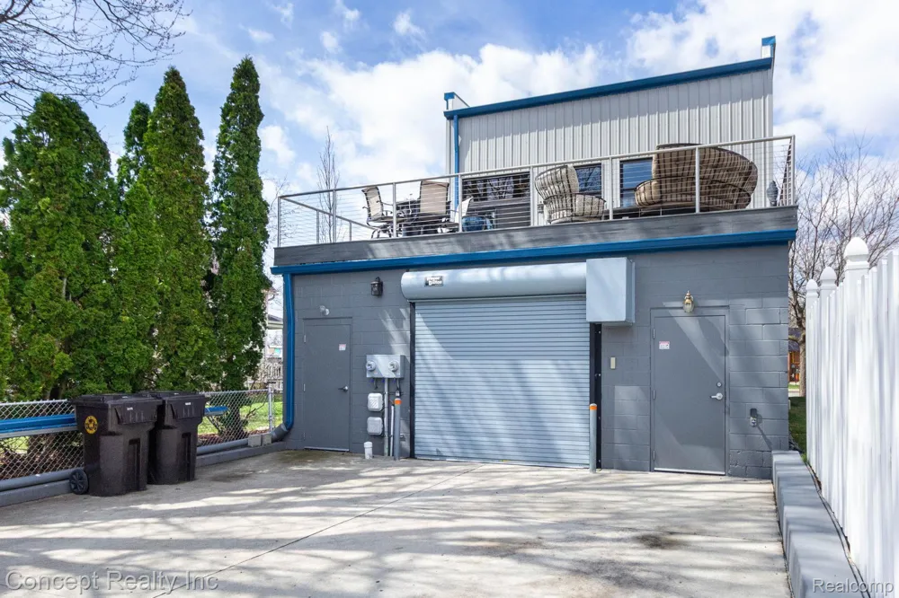 2935 W Jefferson Avenue Trenton City, MI 48183