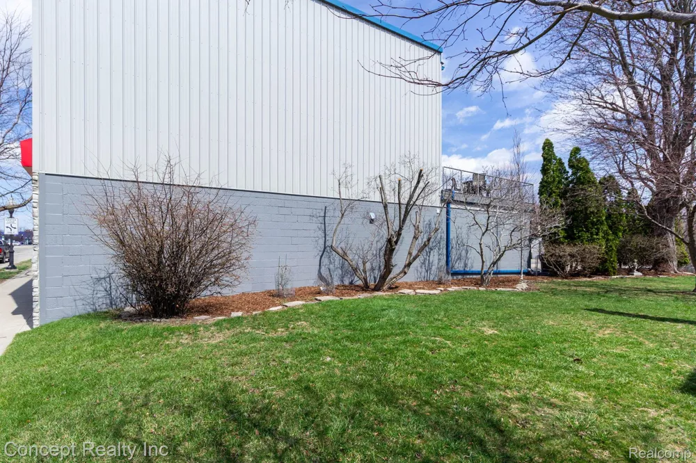 2935 W Jefferson Avenue Trenton City, MI 48183